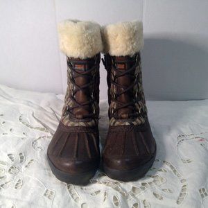 UGG Australia Newberry Duck Boots Brown Leather Plaid Fabric Fur Winter 7.5